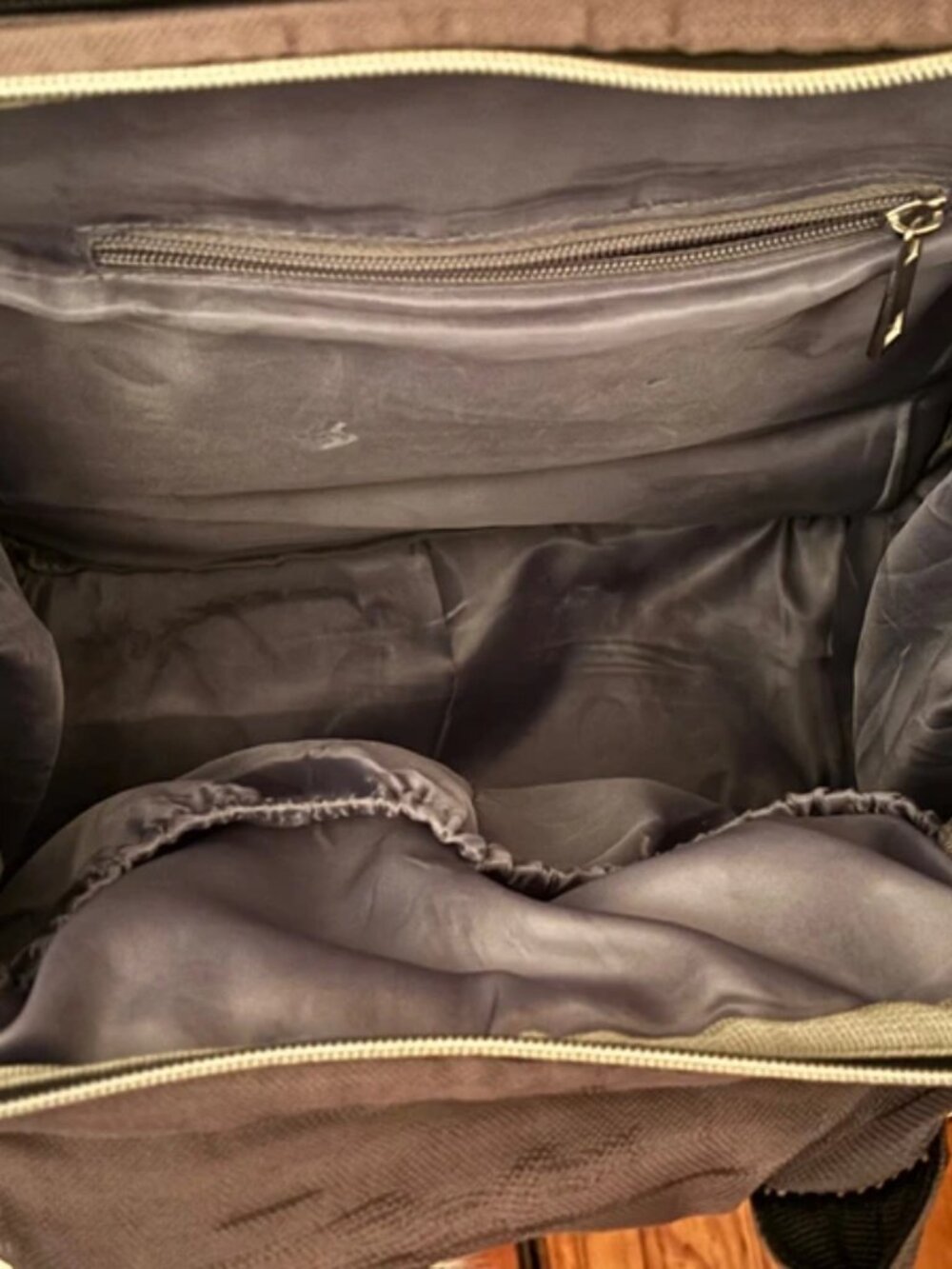 Diaper bag - Picture 2 of 3